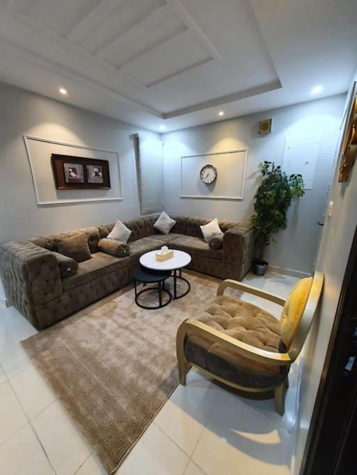Alkhuzama Apartemen